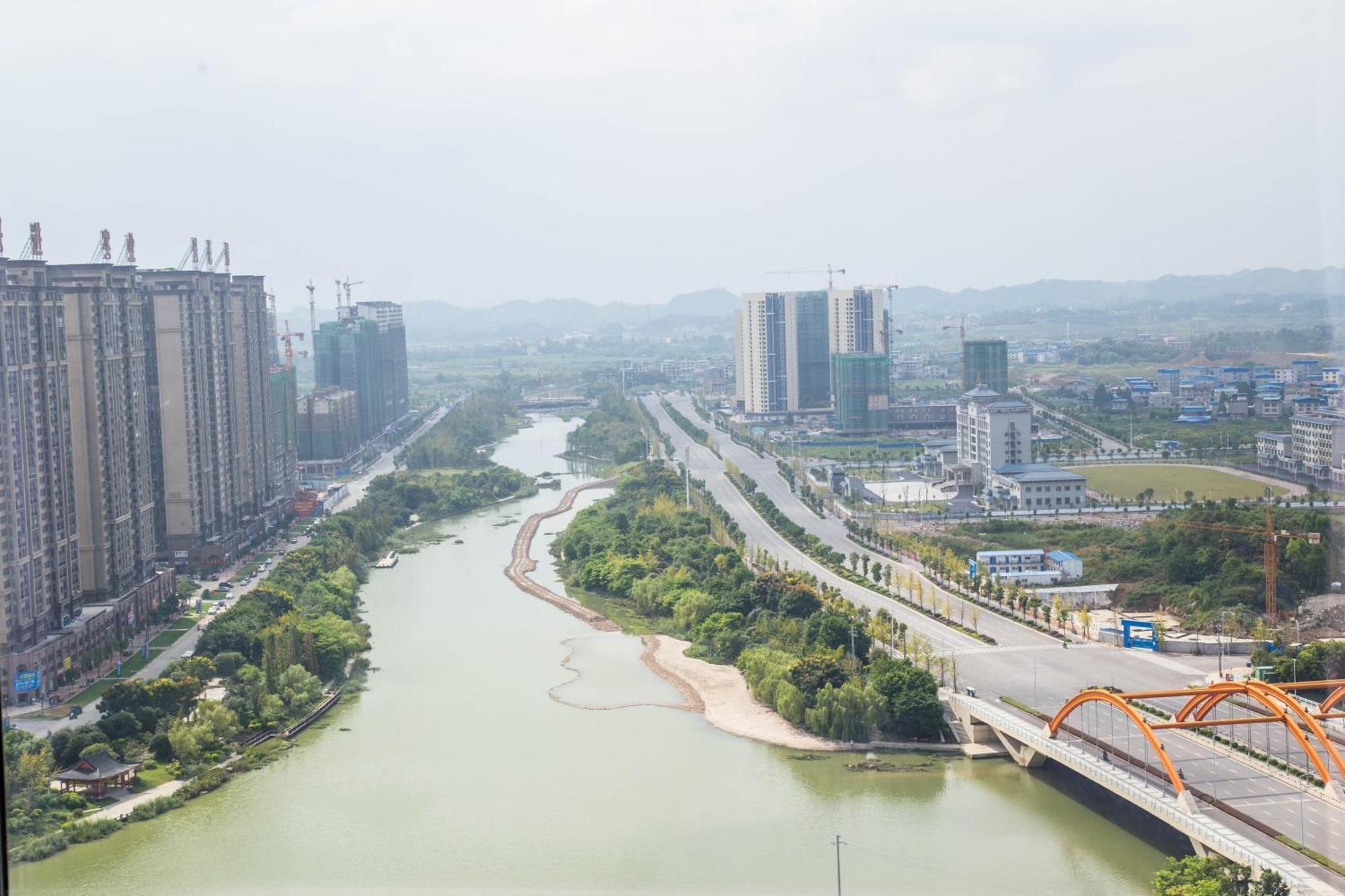 Four Points By Sheraton Guilin Lingui Hotel Exterior photo